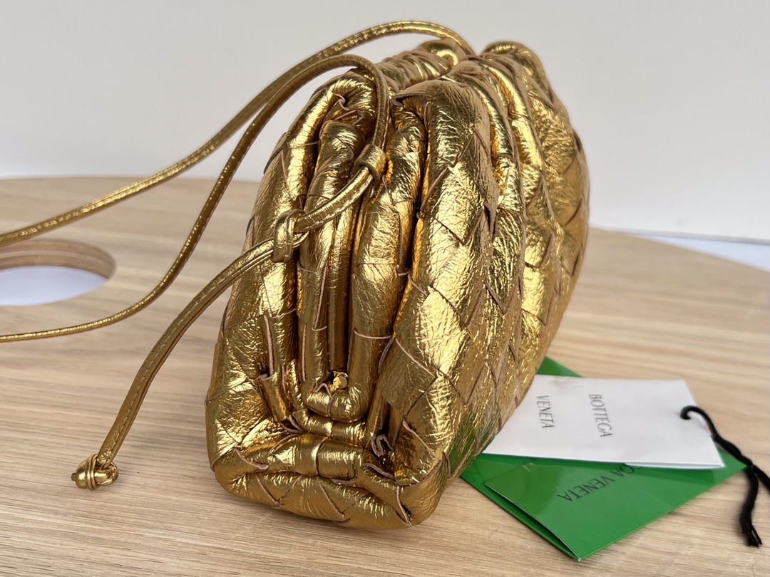 Mini Pouch Intrecciato Leather Clutch Gold